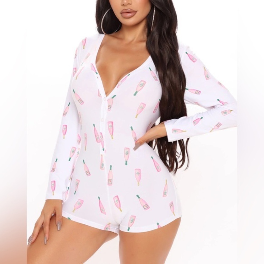 Fashion Nova Champagne Showers PJ Romper Onesie White Sz. M NWT!